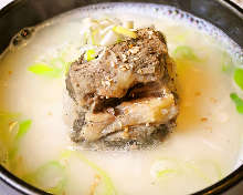 Gomtang soup