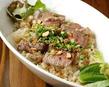 Steak rice bowl (Garlic)