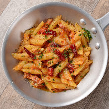 Pasta with tomato and pepper