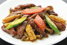 Stir-fried beef and vegetables