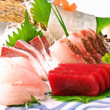 Assorted sashimi