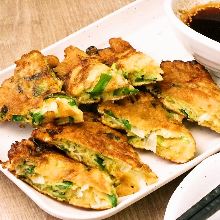 Green onion and garlic chive pajeon