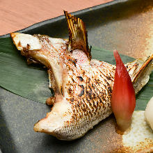 Salted and grilled fish head