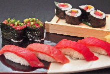 Tuna sushi platter