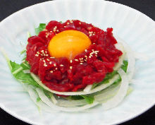 Horse meat tartare