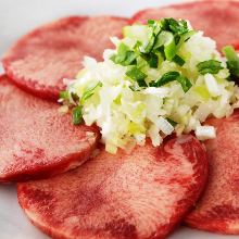 Premium grilled tongue seasoned with salt Premium grilled tongue seasoned with salt