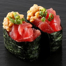 Gunkan sushi rolls