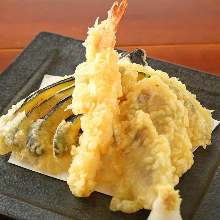 Assorted seafood tempura