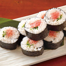 Negi toro (minced tuna with green onions) sushi rolls