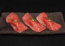 Seared beef sushi