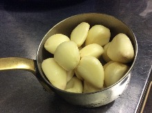 Fried whole garlic