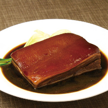 Simmered cubed meat