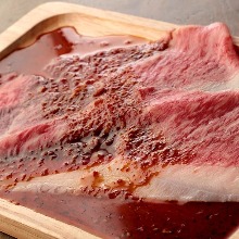 Marbled meat yakiniku