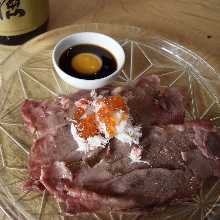 Sukiyaki style Broiled Wgyu sushi Snow crab and Salmaon roe topping