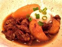 Nikujaga (simmered meat and potatoes)