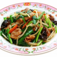 Stir-fried pork and garlic chives