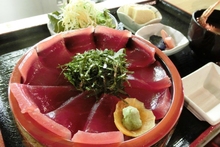 "Tekka" raw tuna rice bowl