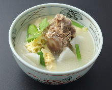 Gomtang soup