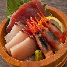 Assorted sashimi