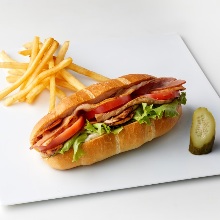 Chicken and vegetable sandwich Chicken and vegetable sandwich