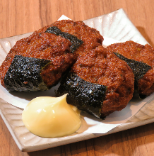 Seaweed-wrapped fried food