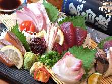 Assorted sashimi