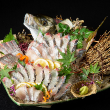 Horse mackerel sugata-zukuri (sliced sashimi served maintaining the look of the whole fish)
