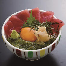 "Tekka" raw tuna rice bowl