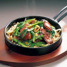 Stir-fried liver and garlic chives