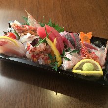 Assorted sashimi