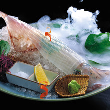 Sugata-zukuri (sliced sashimi served maintaining the look of the whole fish)