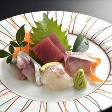 Assorted sashimi