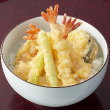 Seafood and vegetable tempura rice bowl