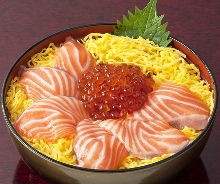 "Oyako" salmon roe and Japanese salmon rice bowl