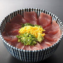 "Tekka" raw tuna rice bowl