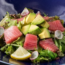 Tuna and avocado salad