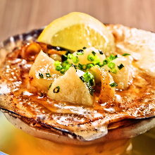 Grilled scallop with butter