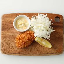 Deep-fried oysters with tartar sauce