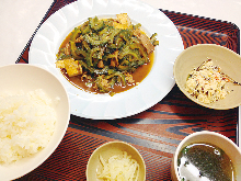 Stir-fried goya (bitter melon) and pork