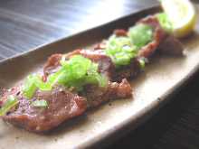 Salted pork tongue with green onions