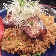 Fried rice with simmered cubed meat