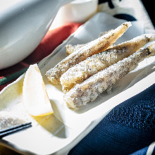 Fried Mehikari (round greeneyes)