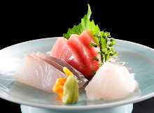 Assorted sashimi