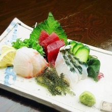 Assorted sashimi