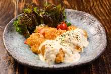 Fried chicken with vinegar and tartar sauce