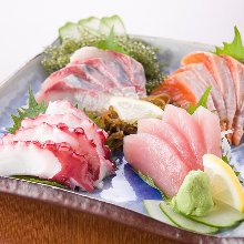 Assorted sashimi