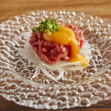 Seared wagyu beef tartare