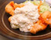 Fried chicken with vinegar and tartar sauce