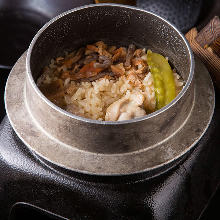 Chicken kamameshi (pot rice)