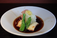 Deep-fried tofu in broth